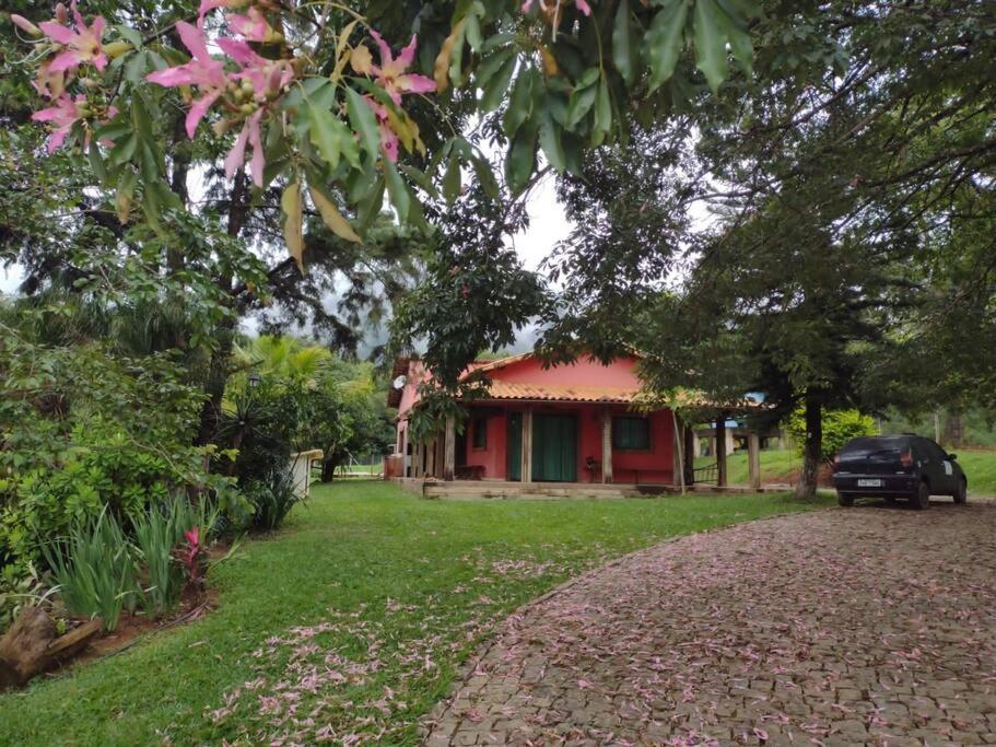 Vila Sitio Da Tia Lucia Perto Da Montanha Brumadinho Exteriér fotografie